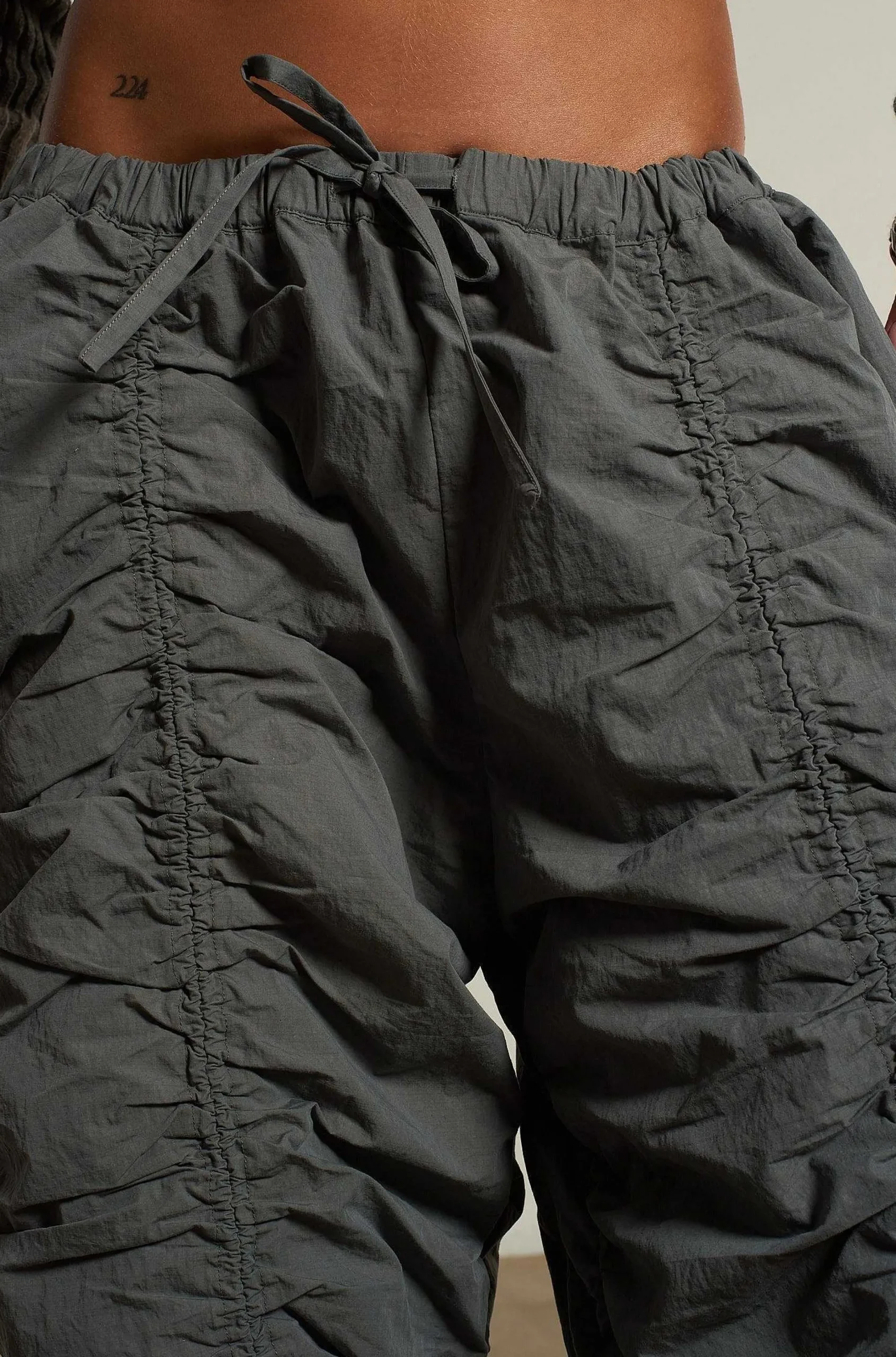 Bungee Parachute Pant Grey
