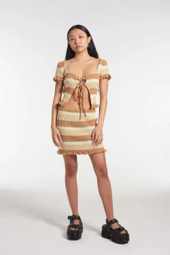 Dawn Top Brown